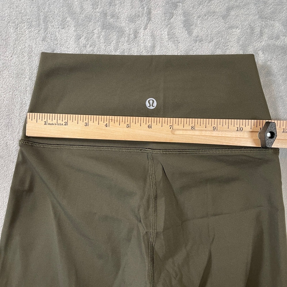 Lululemon High Rise Cropped Leggings Dark Olive Green Size 2 21 Inch Inseam - Picture 4 of 4